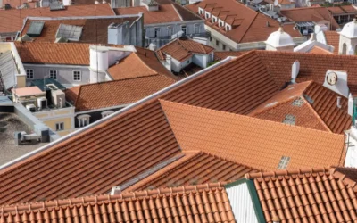 Réparation de faîtage et fuite de toiture : ne laissez pas une tuile briser votre confort