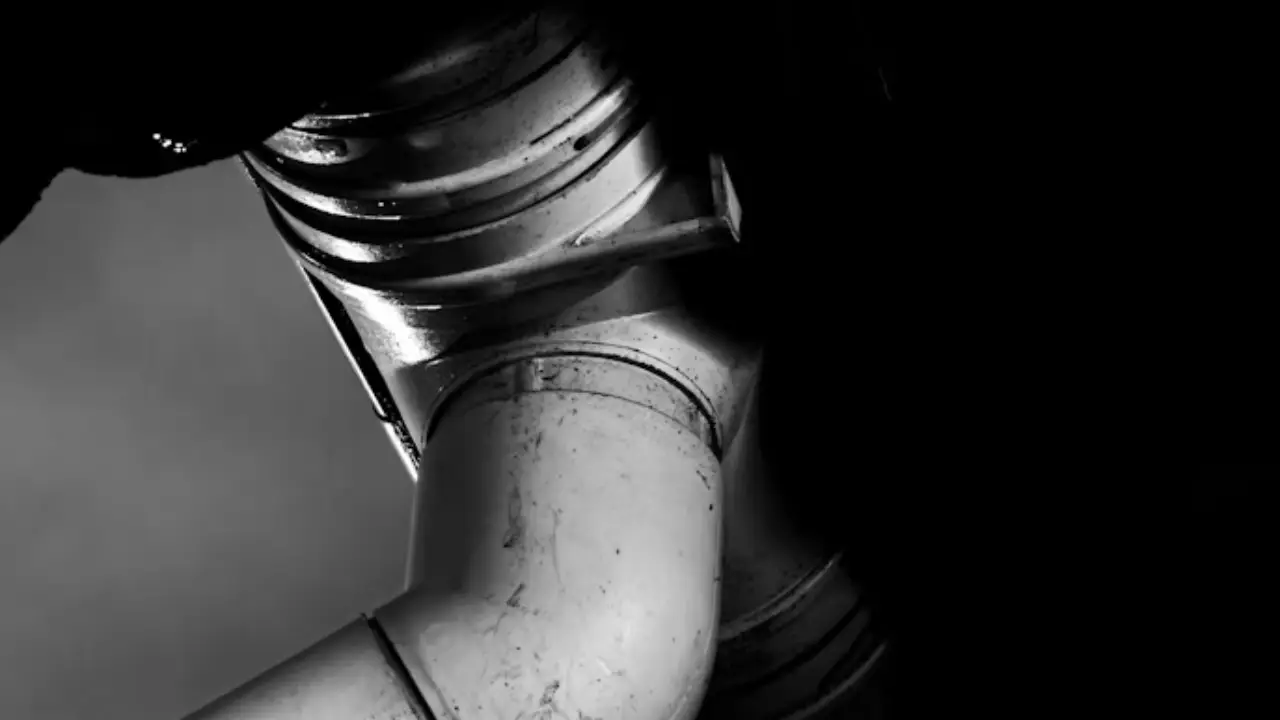 gros-plan-goutiere nettoyage de façade avant