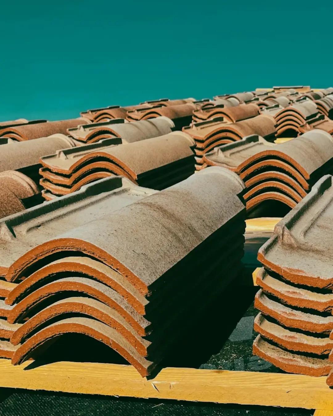 tuiles-portrait nettoyage facade poitou charente habitat patrimoine energie